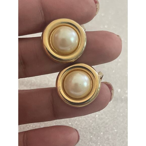 Vintage Gold Tone Cabochon lip on Earrings B#18 - Picture 3 of 4